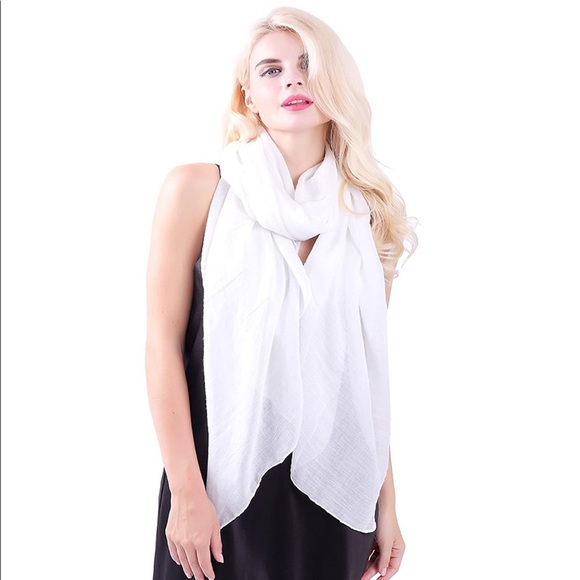 White Shawl / Wrap - Picture 2 of 10